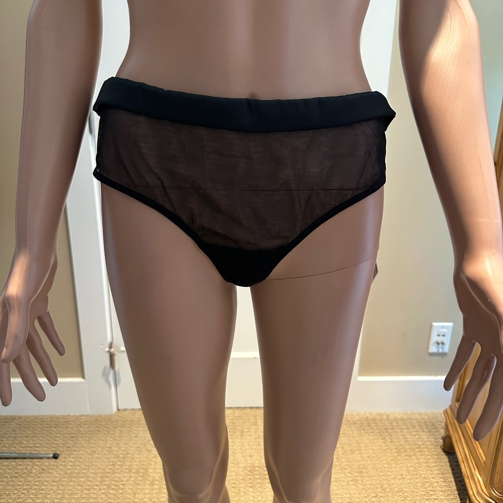 La Perla Black Label Red Light Thong size L, Black Mesh
